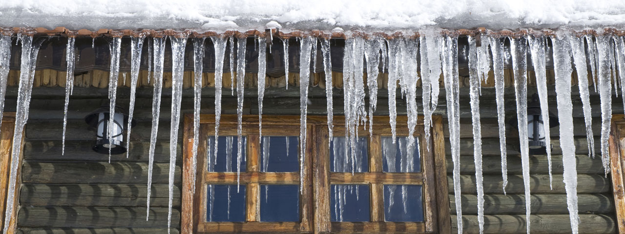 spray foam prevents ice dams by providing proper insulation in Willamette Valley attic spaces